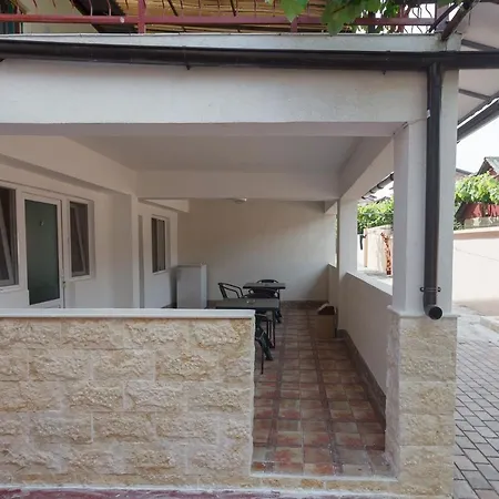 Casa Selena Guest house *