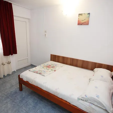 ゲストハウス Casa Selena コスティネシュティ