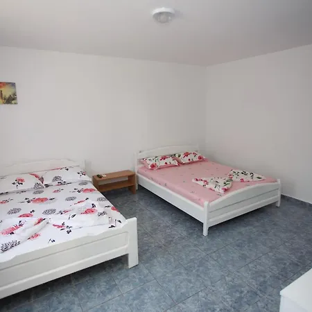 בית הארחה Casa Selena 3*